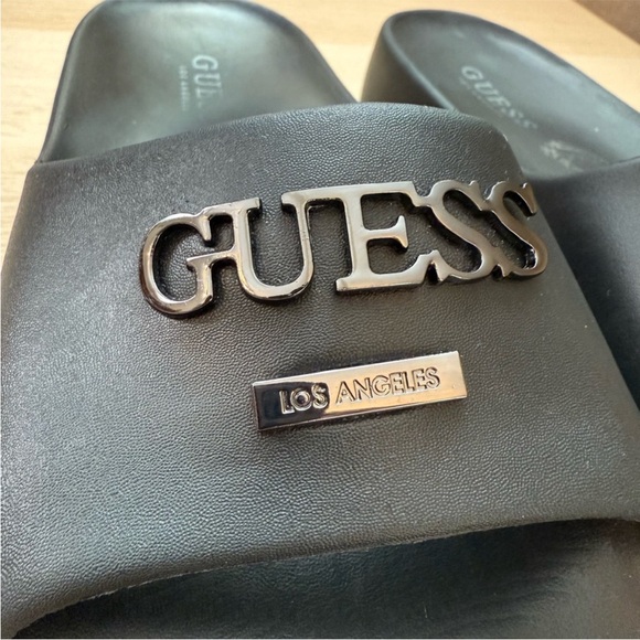 Guess Set - Picture 13 of 15